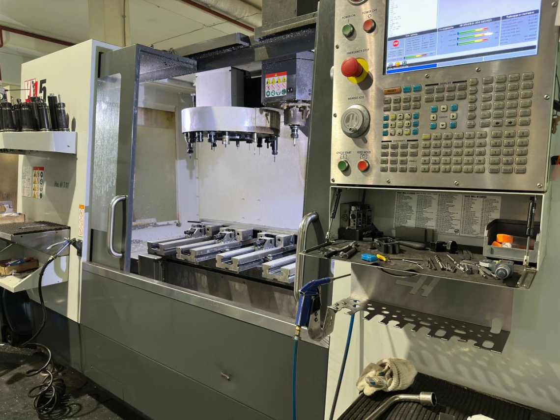  Haas VF-5
